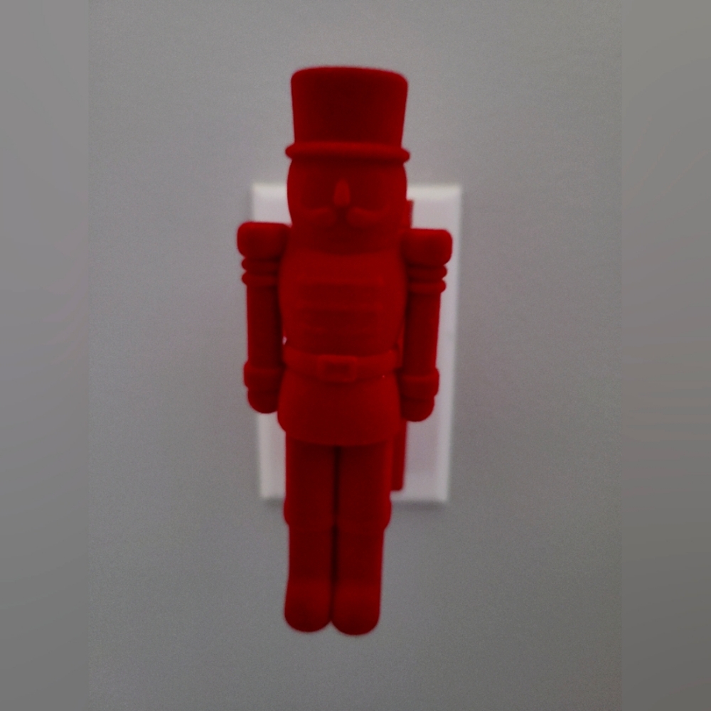Used BBW Red Nutcracker Wallflower fragrance plug-in.